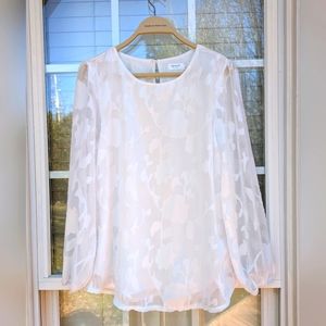 Qearal white sheer blouse with floral‎ appliqué Sz Small
